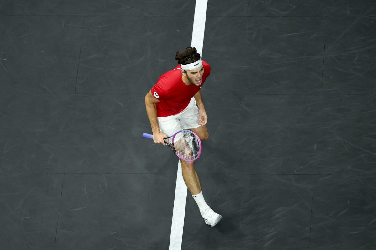 Taylor Fritz stuns Carlos Alcaraz at Laver Cup to hold Team World's lead